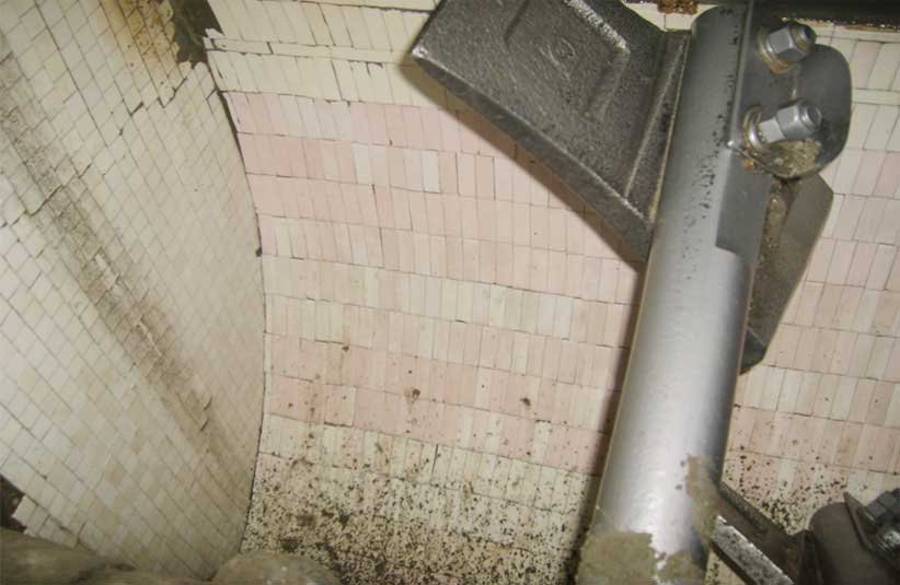 攪拌機弧襯板和側(cè)板運行一月后實況